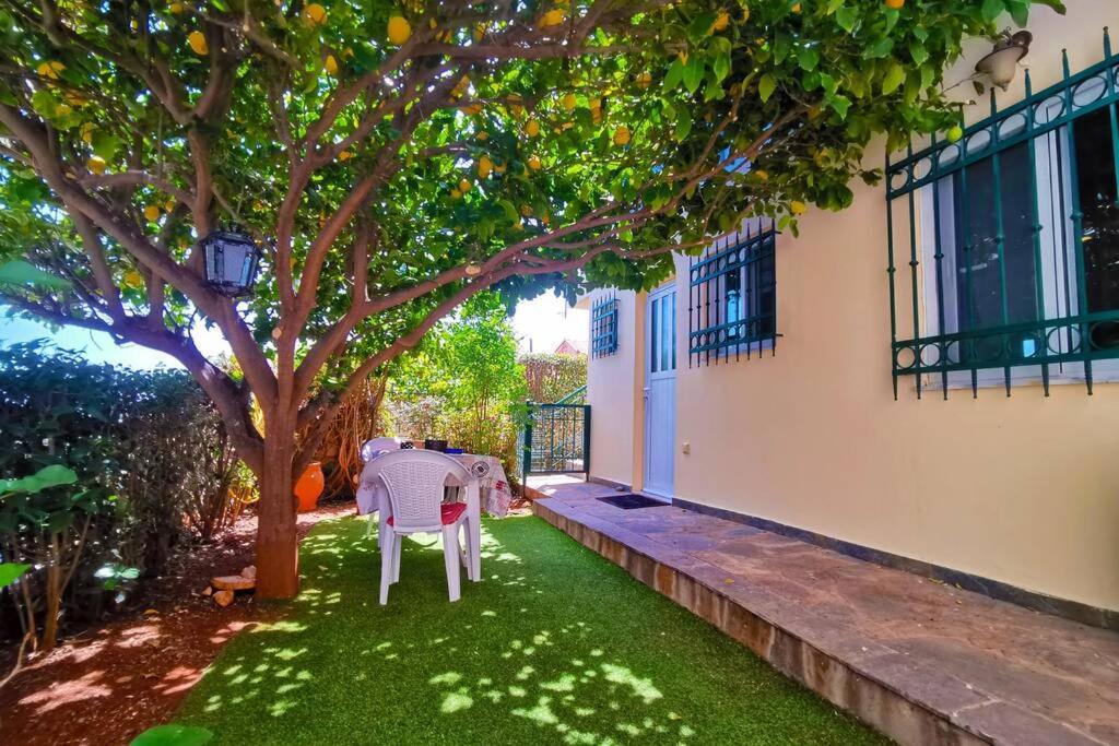 Cosy Guest House With Private Yard Saronida Exterior photo