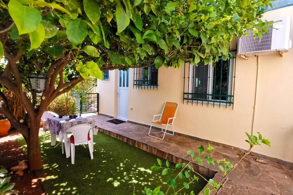 Cosy Guest House With Private Yard Saronida Exterior photo