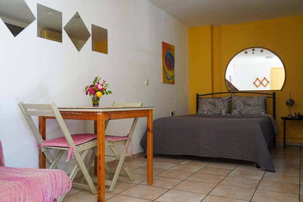 Cosy Guest House With Private Yard Saronida Exterior photo